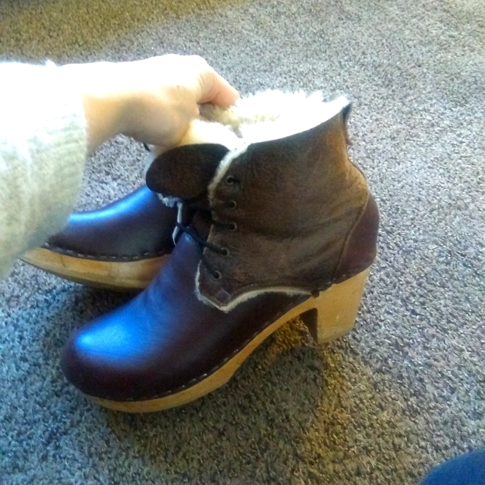 Sven shearling boots 9.5